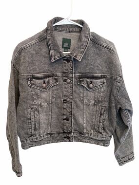 wild fable Gray Washed Cropped Denim Jacket. Size Small